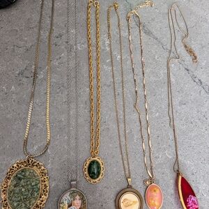 Necklace Lot (6 Pieces)